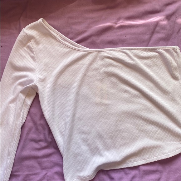 White one shoulder tee - Picture 2 of 3